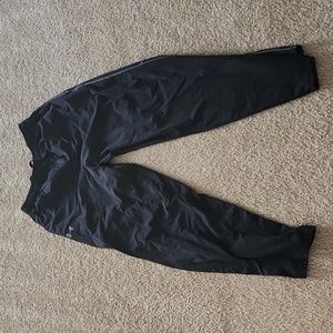 Under Armour Loose Black Athletic Pants Men's Large